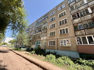 Купить двухкомнатную квартиру по ул. Конституции, 13А, Радужный мкр
